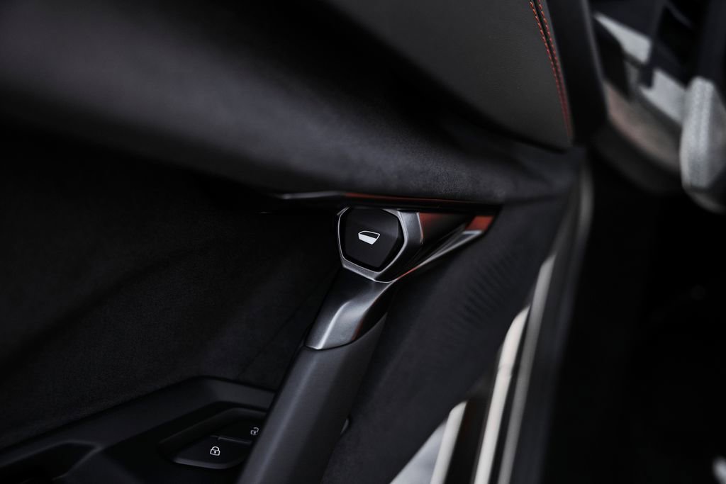 Used 2024 Lamborghini Revuelto AWD/4WD image 41