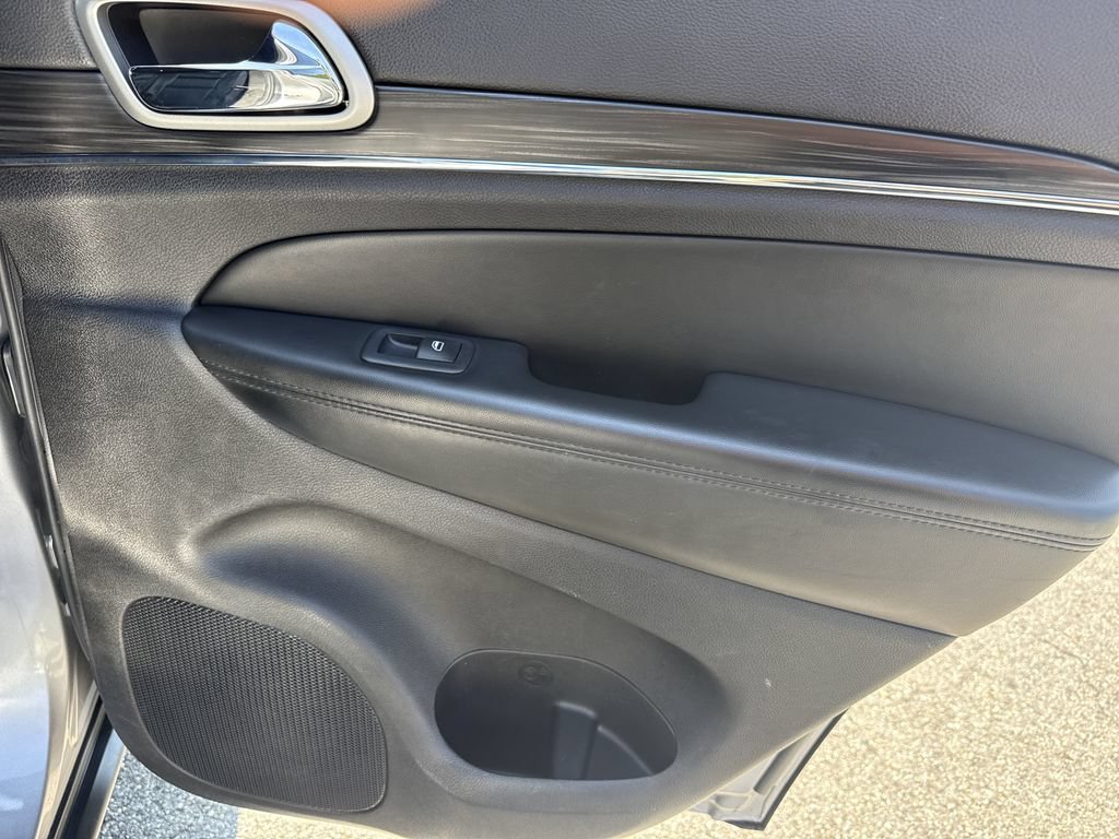 Used 2021 Jeep Grand Cherokee Limited RWD image 16