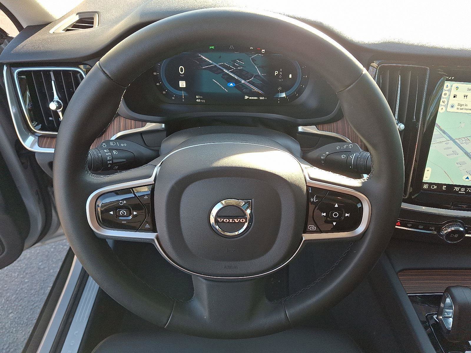 Used 2025 Volvo V60 B5 Cross Country Plus image 20