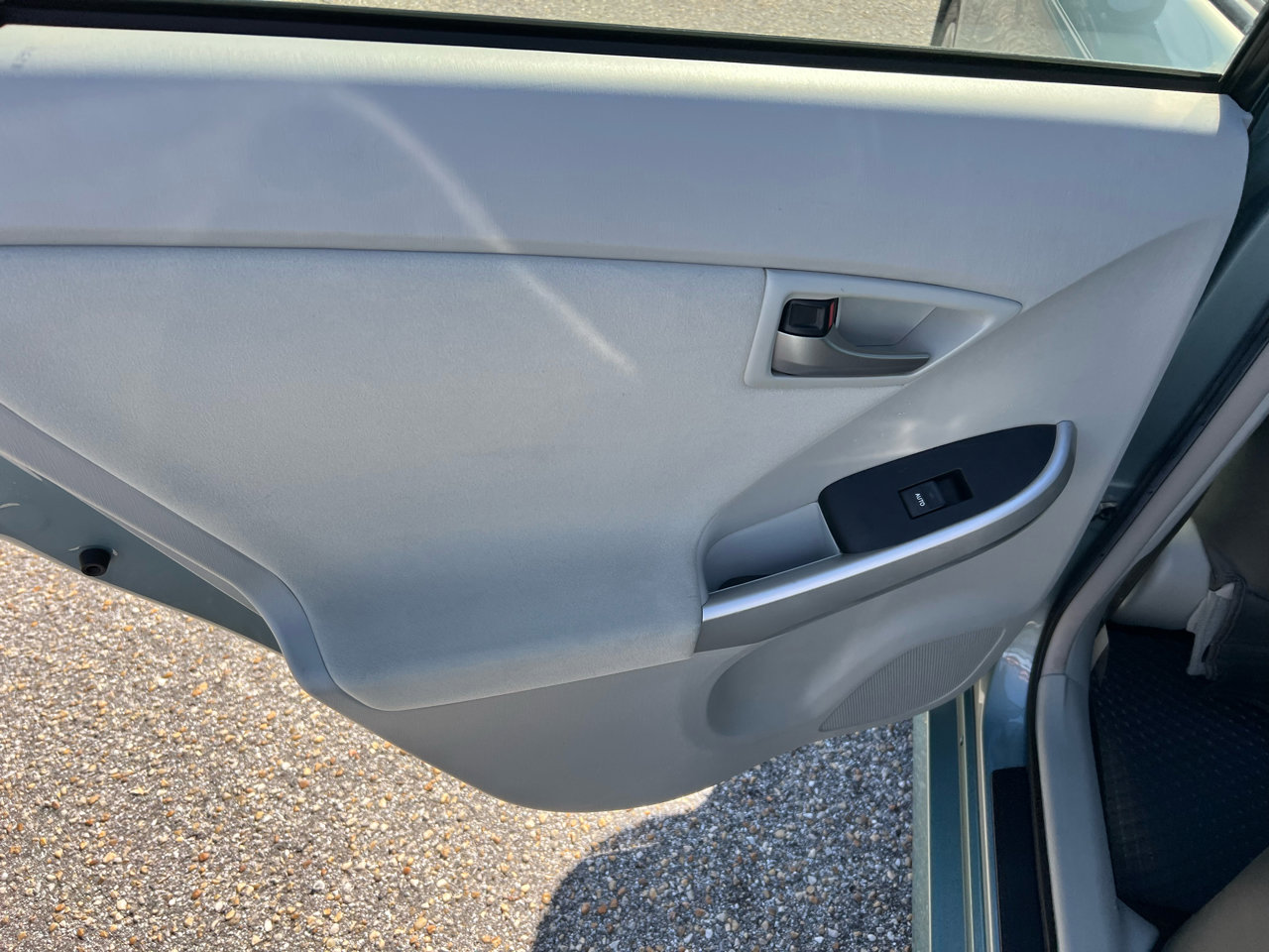 Used 2015 Toyota Prius Five image 23