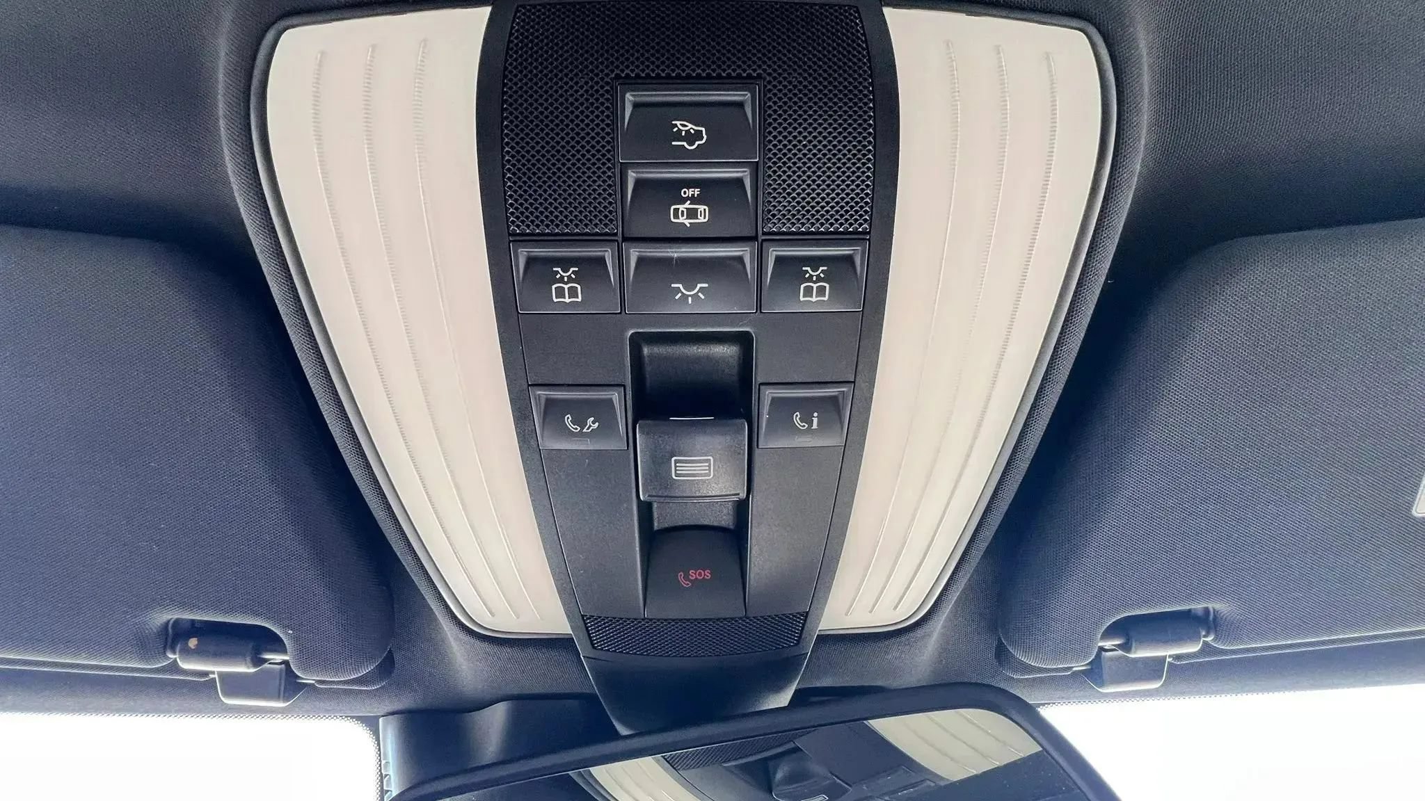 Used 2015 Mercedes-Benz E 400 Sedan w/ Driver Assistance Package image 42