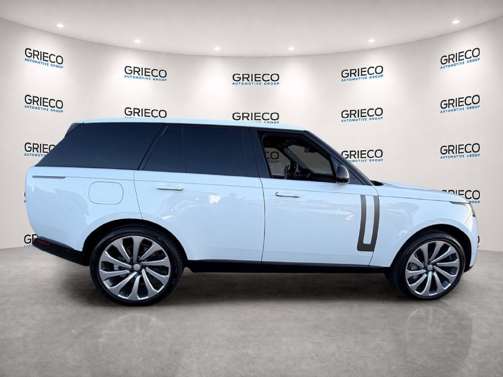 Used 2025 Land Rover Range Rover SE AWD/4WD image 7