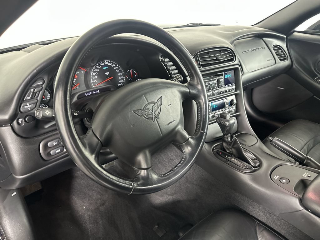 Used 2004 Chevrolet Corvette Coupe w/ Preferred Equipment Group RWD image 13
