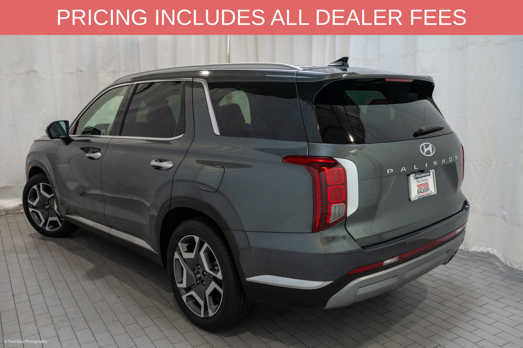 Used 2024 Hyundai Palisade Limited AWD/4WD image 3