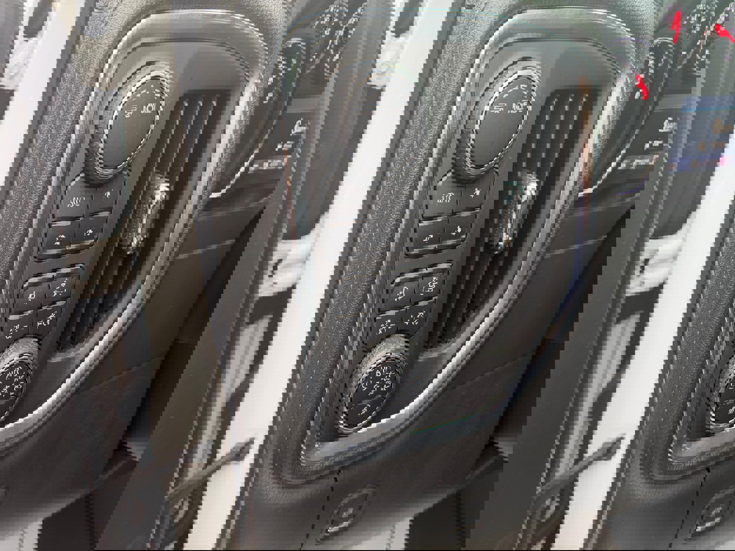 Used 2021 Chevrolet Silverado 1500 LTZ image 17