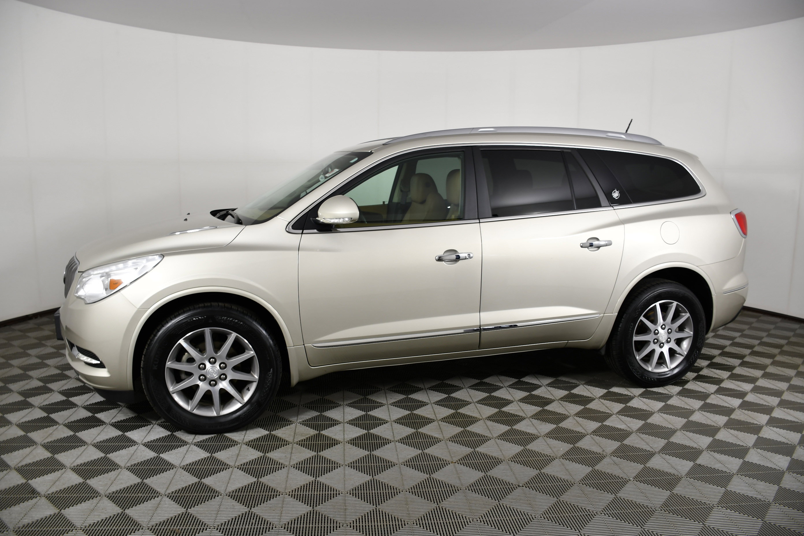Used 2016 Buick Enclave Leather w/ Trailering Package AWD/4WD image 9