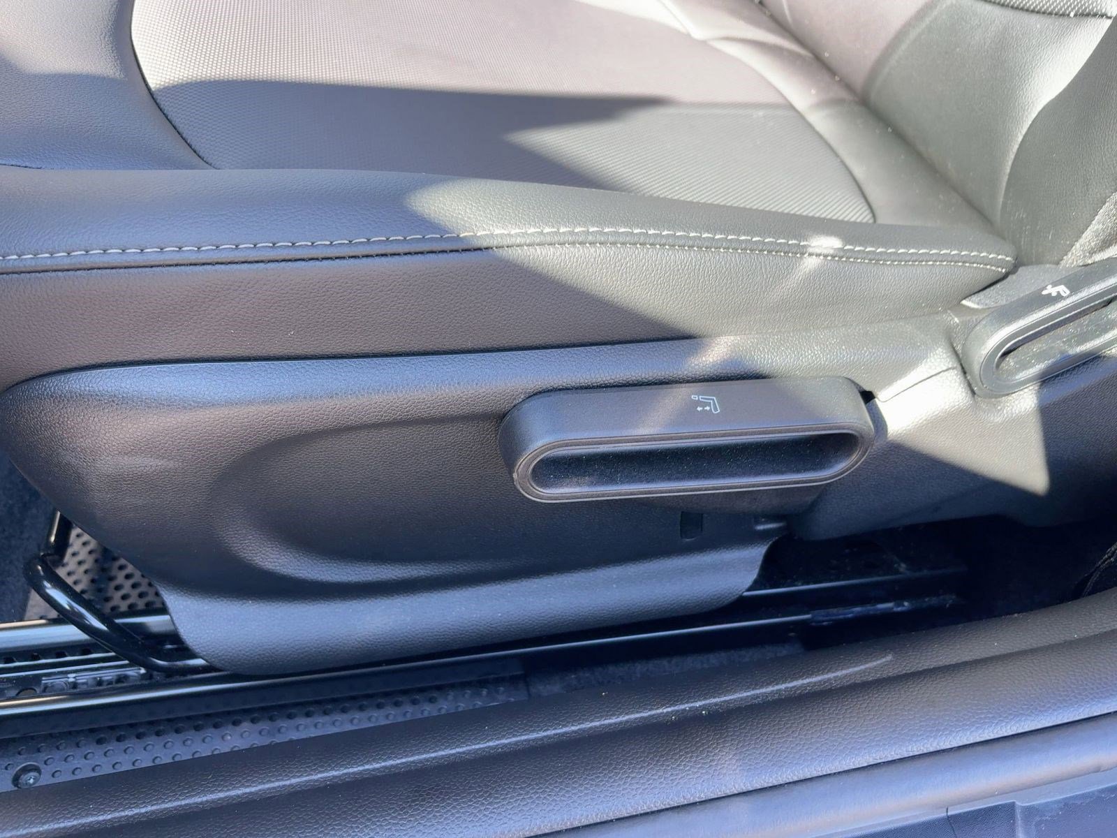 Used 2020 MINI Cooper 2-Door Hardtop w/ Storage Package image 12