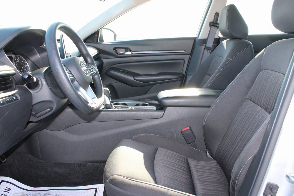 Used 2024 Nissan Altima 2.5 SV image 9