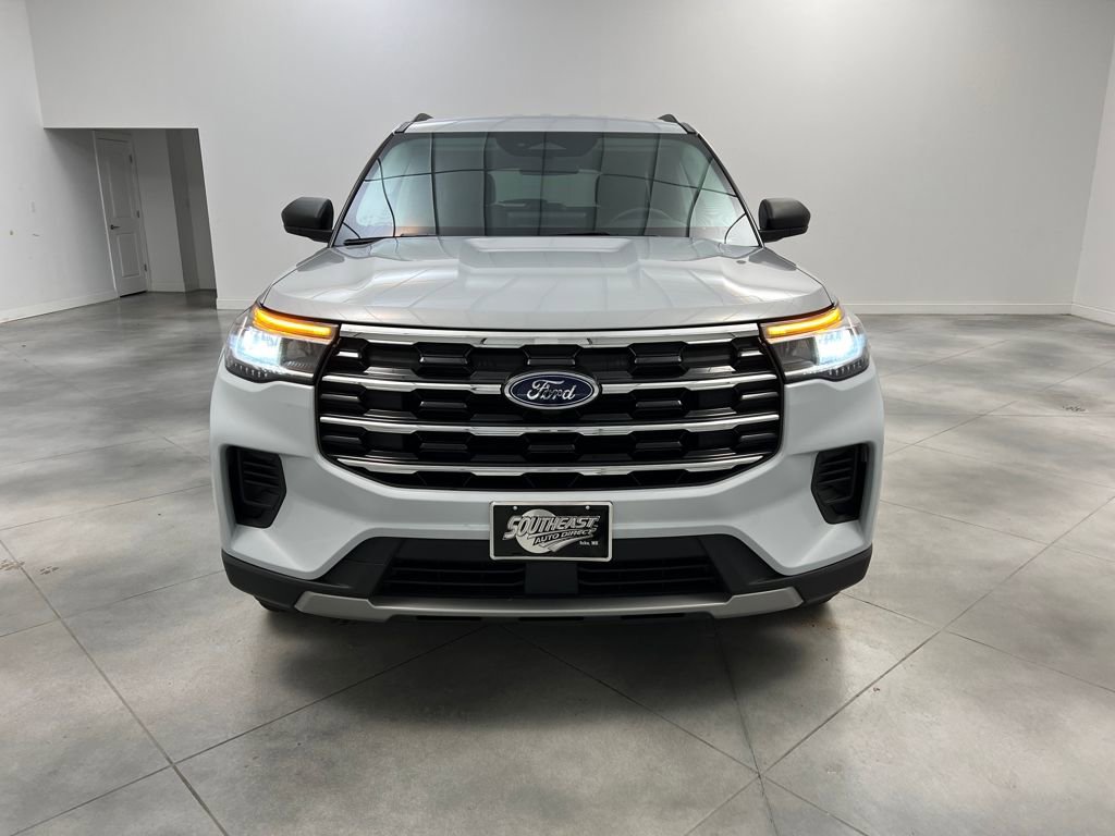 Used 2025 Ford Explorer Active video 2