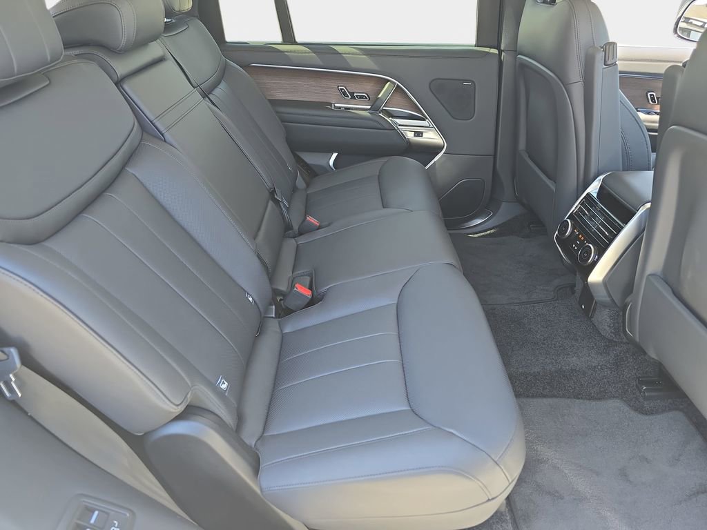 New 2026 Land Rover Range Rover Long Wheelbase SE AWD/4WD image 11