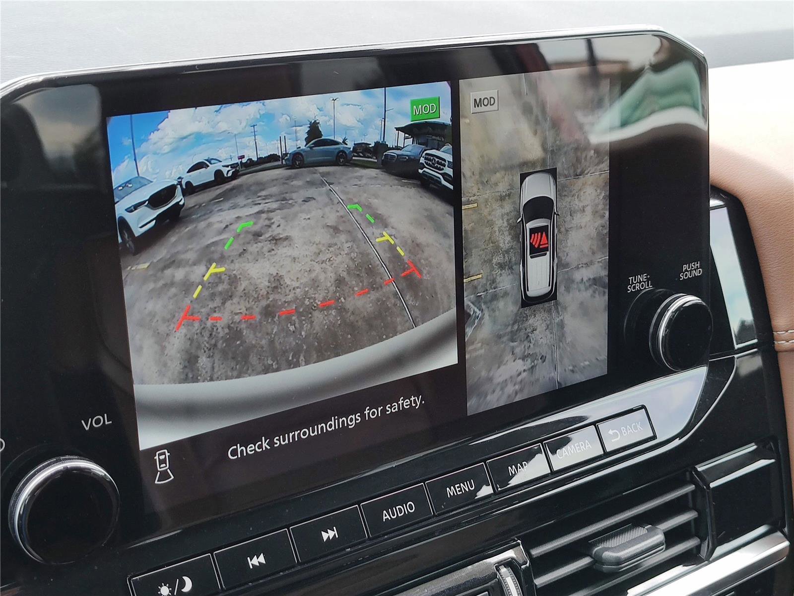 Used 2024 Nissan Pathfinder Platinum w/ Cargo Package image 31