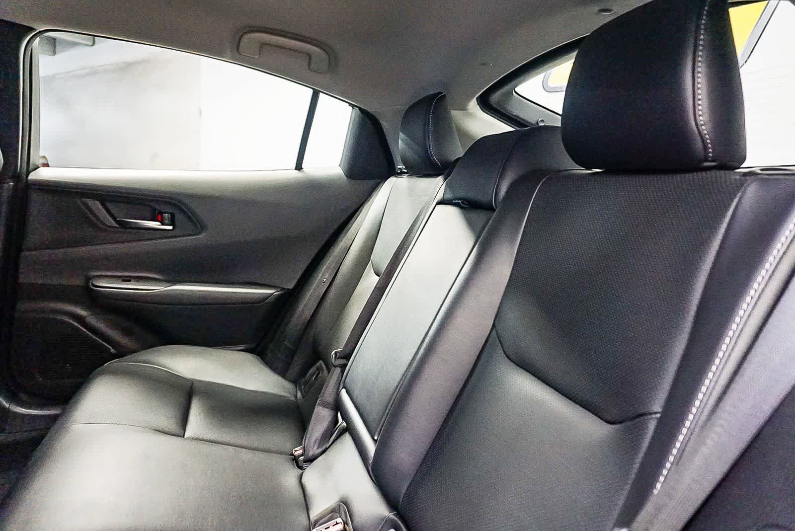 Used 2025 Toyota Prius XLE FWD image 18