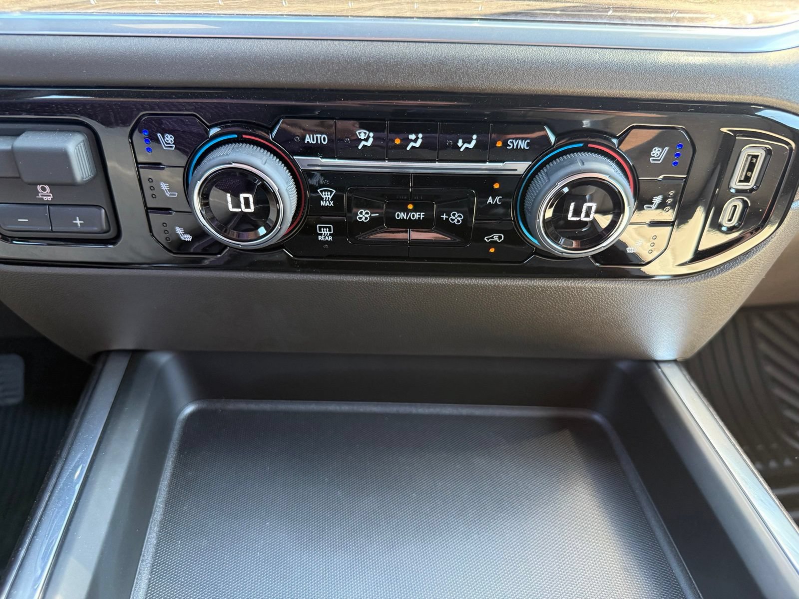 New 2026 Chevrolet Silverado 3500 LTZ w/ LTZ Convenience Package AWD/4WD image 32