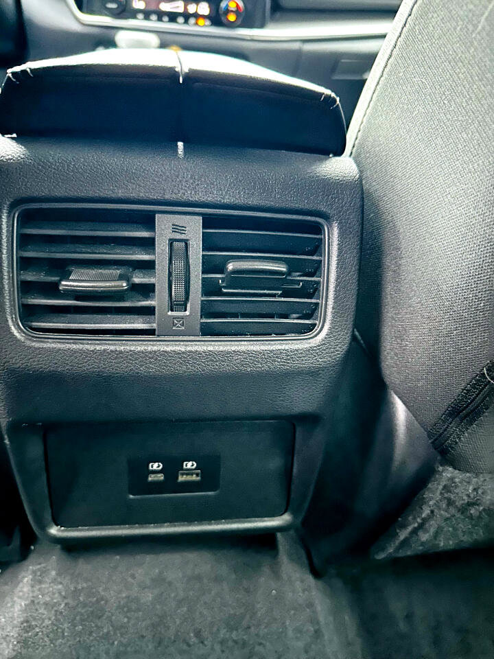 Used 2022 Nissan Rogue SV image 32