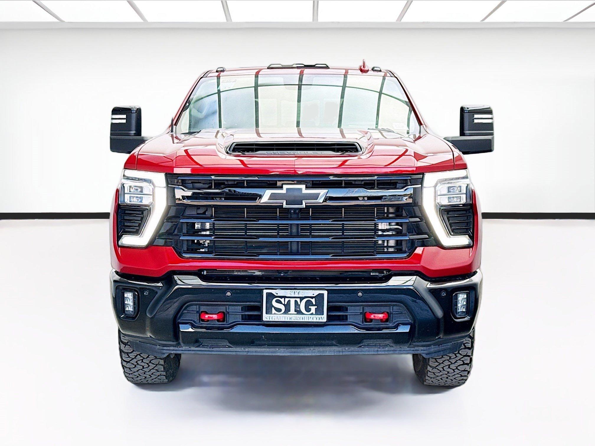 Used 2025 Chevrolet Silverado 2500 LTZ w/ LTZ Plus Package AWD/4WD image 2