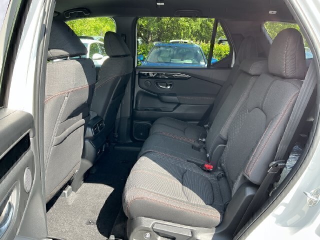 New 2026 Honda Pilot Sport image 9