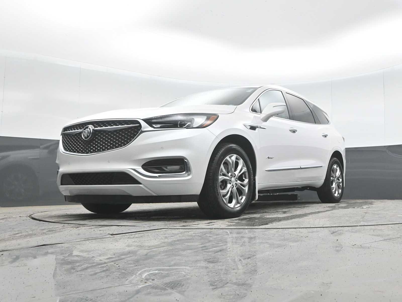 Used 2021 Buick Enclave Avenir w/ Avenir Technology Package AWD/4WD image 26