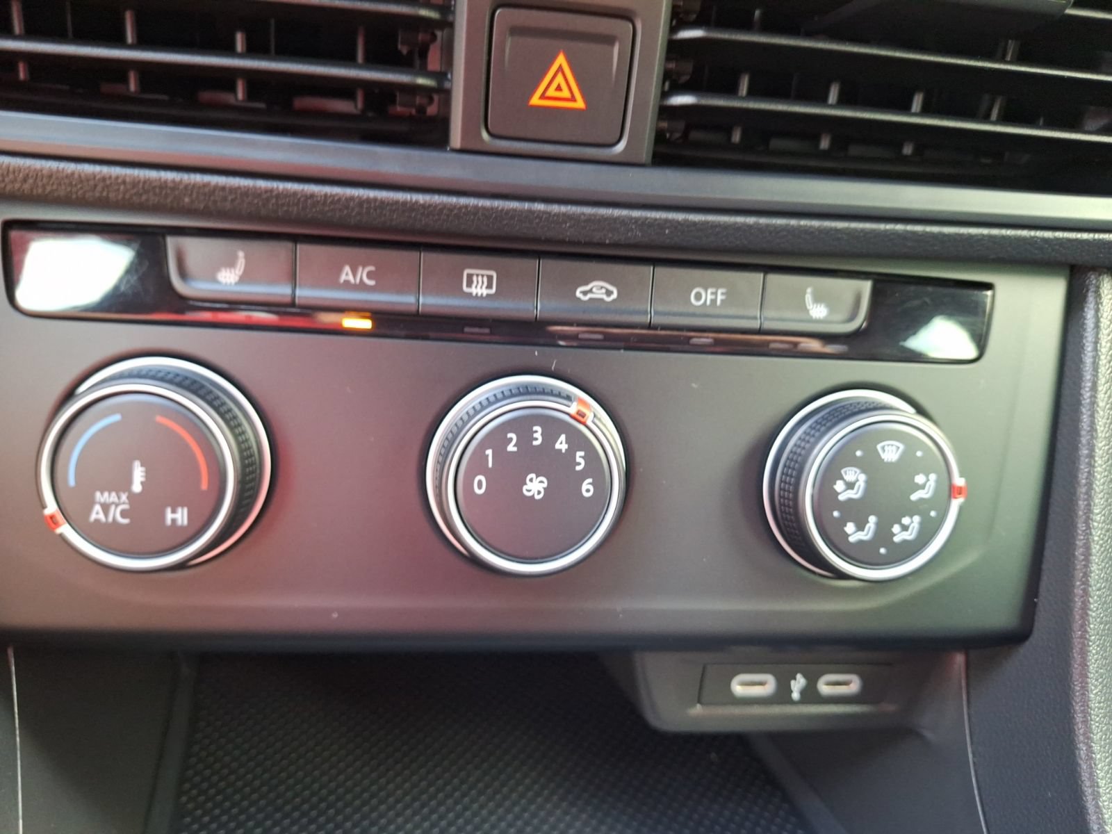 Used 2024 Volkswagen Jetta Sport FWD image 25