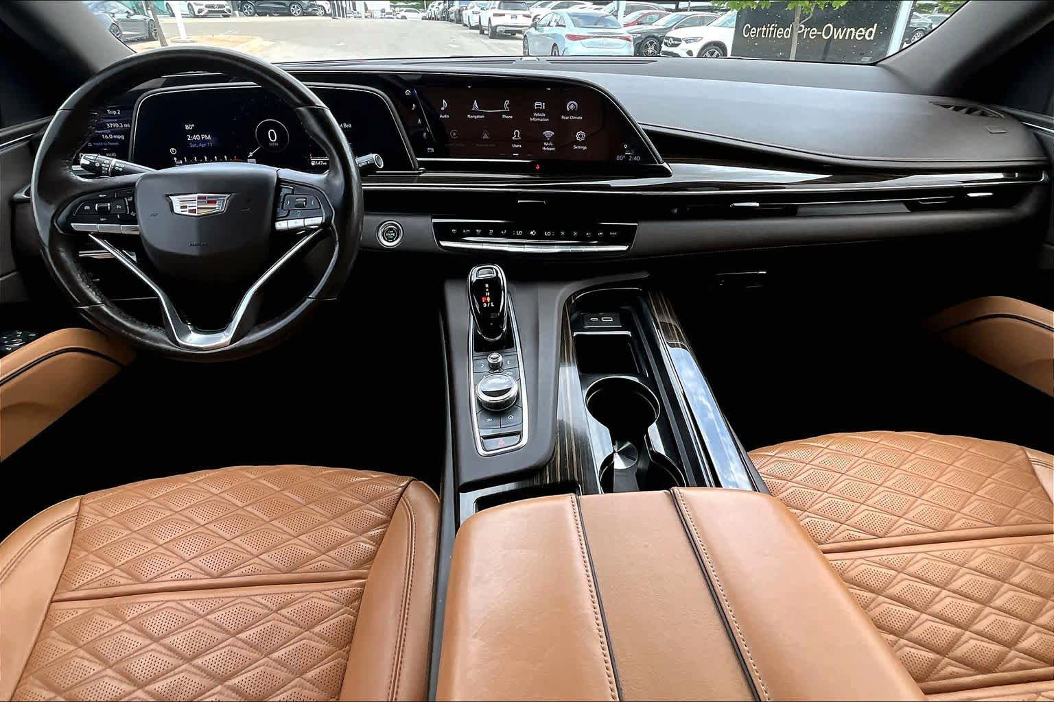 Used 2023 Cadillac Escalade ESV Premium Luxury RWD image 16