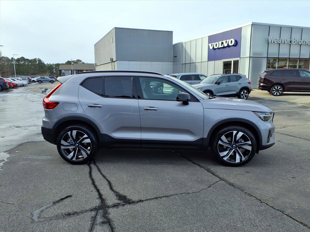 New 2026 Volvo XC40 B5 Ultra w/ Protection Package Premier image 2