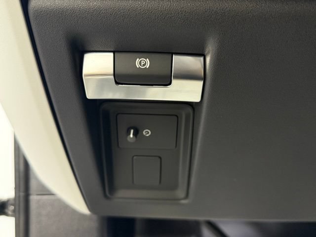 New 2025 Land Rover Defender 110 S AWD/4WD image 39