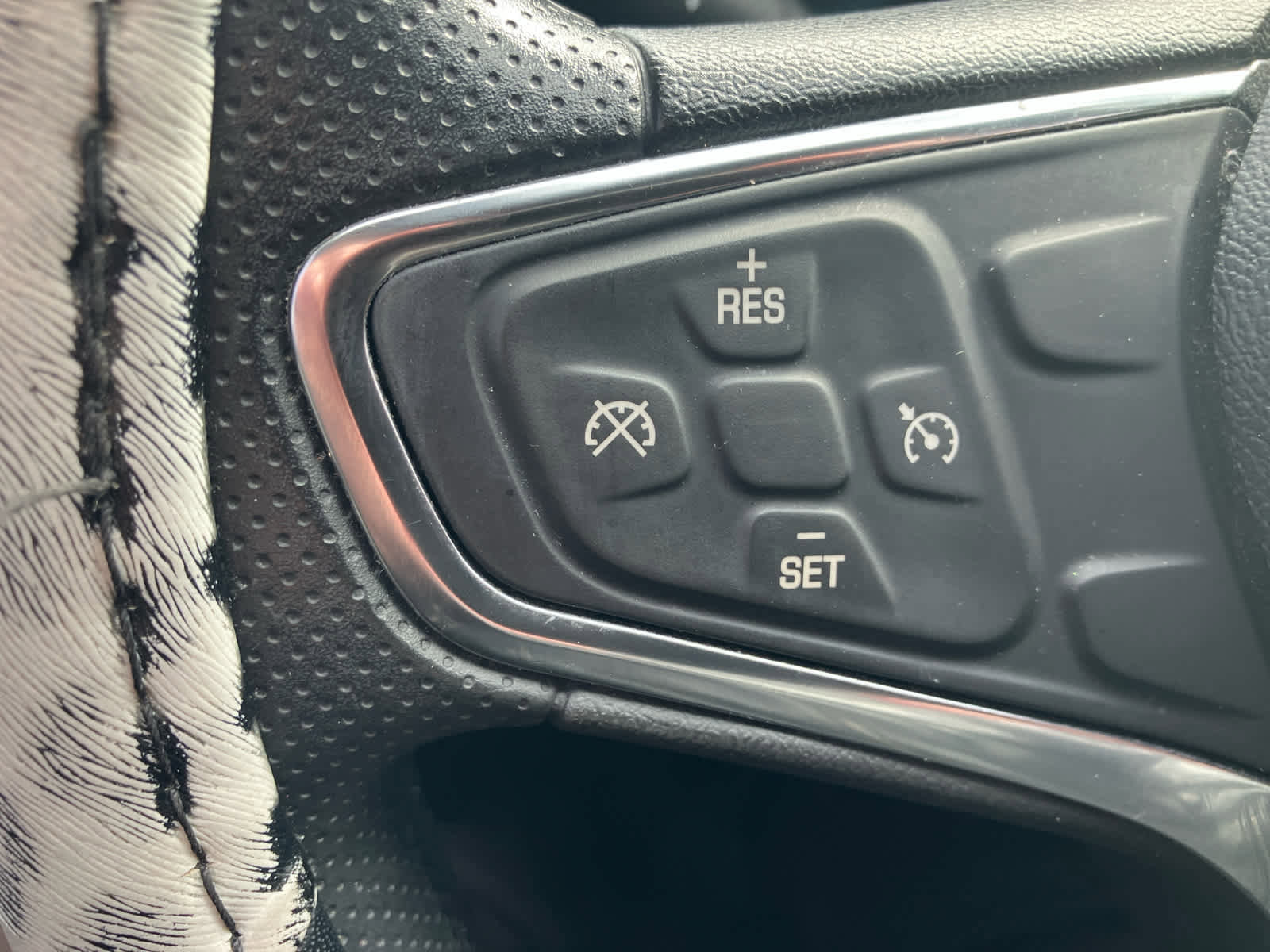 Used 2021 Chevrolet Malibu LT FWD image 18