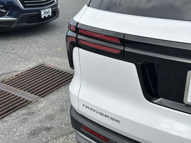 Used 2025 Chevrolet Traverse LT image 29