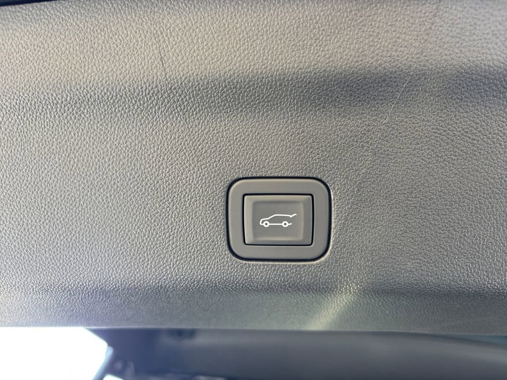 New 2025 Chevrolet Suburban Premier image 12