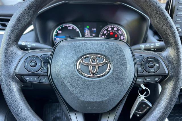 Certified 2022 Toyota RAV4 LE AWD/4WD image 24