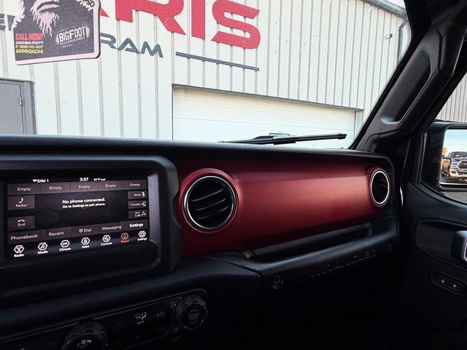 Used 2019 Jeep Wrangler Unlimited Rubicon w/ Cold Weather Group AWD/4WD image 13