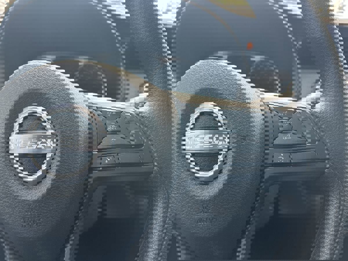 New 2025 Nissan Kicks Play S image 24
