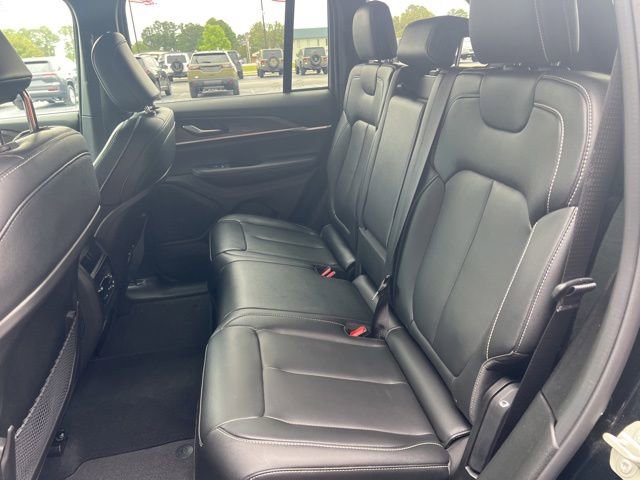 Used 2024 Jeep Grand Cherokee Limited w/ Black Appearance Package RWD image 19