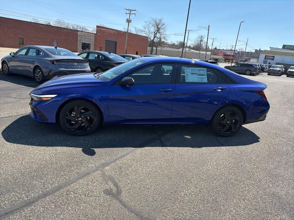 New 2026 Hyundai Elantra Sport FWD image 4