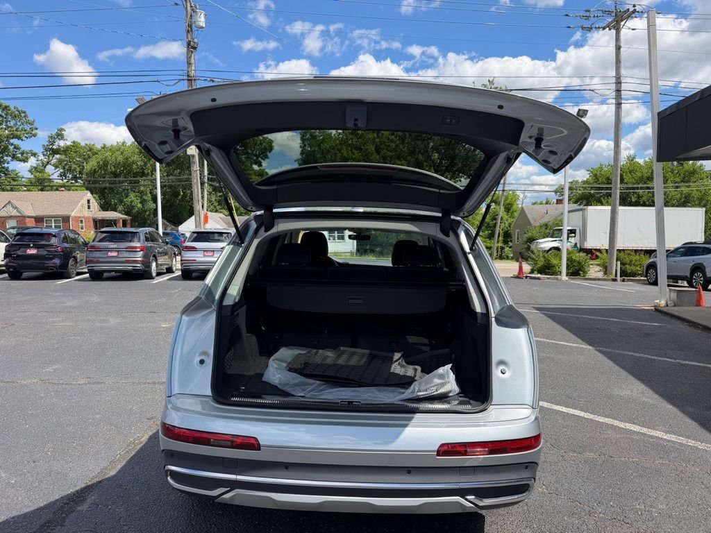 Used 2023 Audi Q7 3.0T Premium Plus w/ Premium Plus Package AWD/4WD image 21