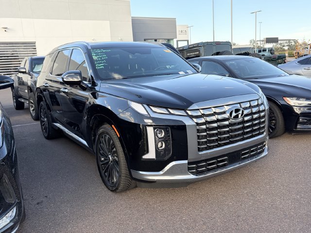 Used 2023 Hyundai Palisade Calligraphy w/ Cargo Package FWD image 3