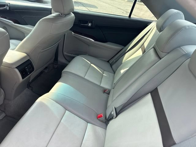 Used 2013 Toyota Camry XLE w/ Leather Pkg FWD image 10