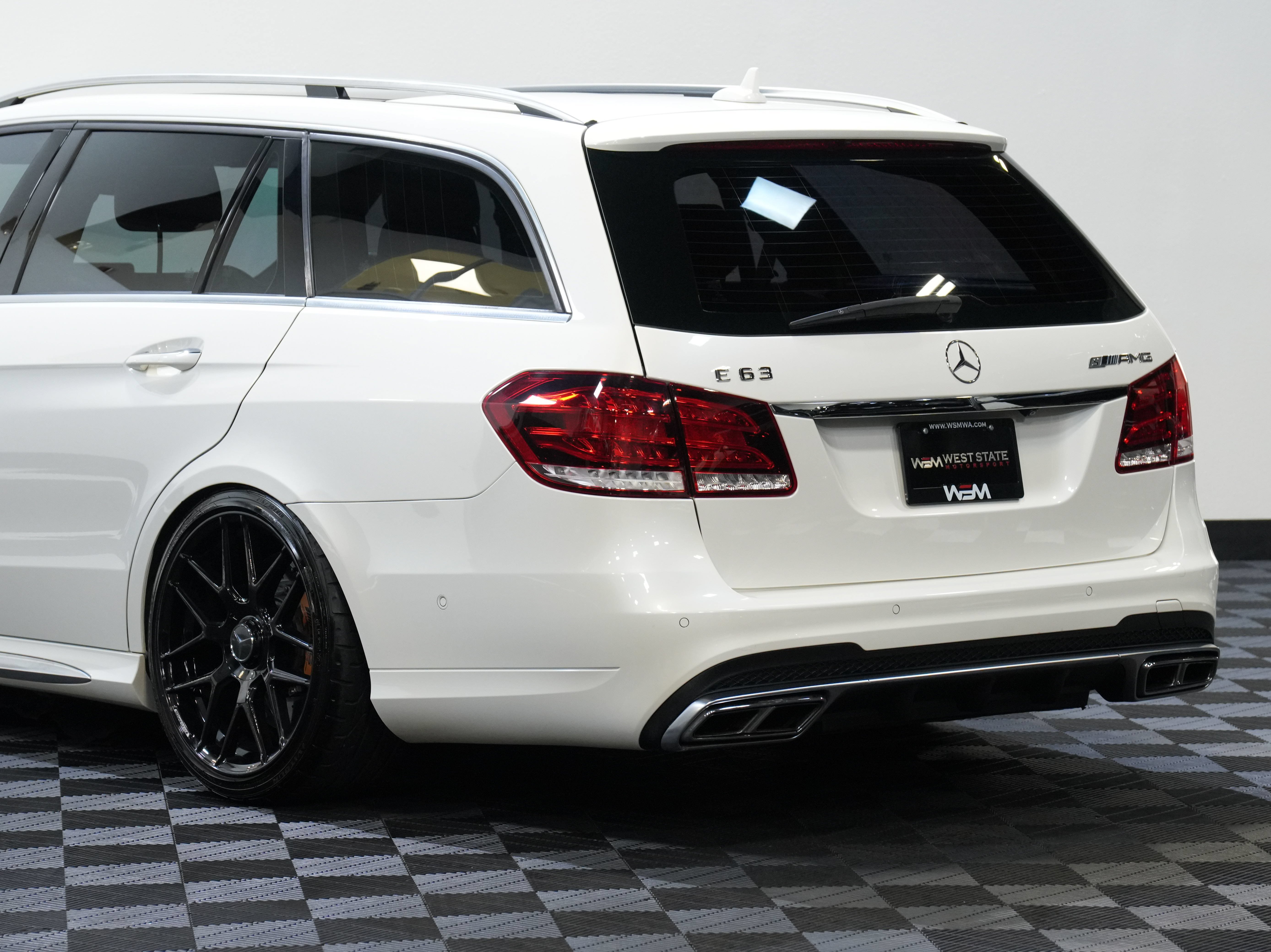 Used 2014 Mercedes-Benz E 63 AMG S-Model w/ Driver Assistance Package image 16
