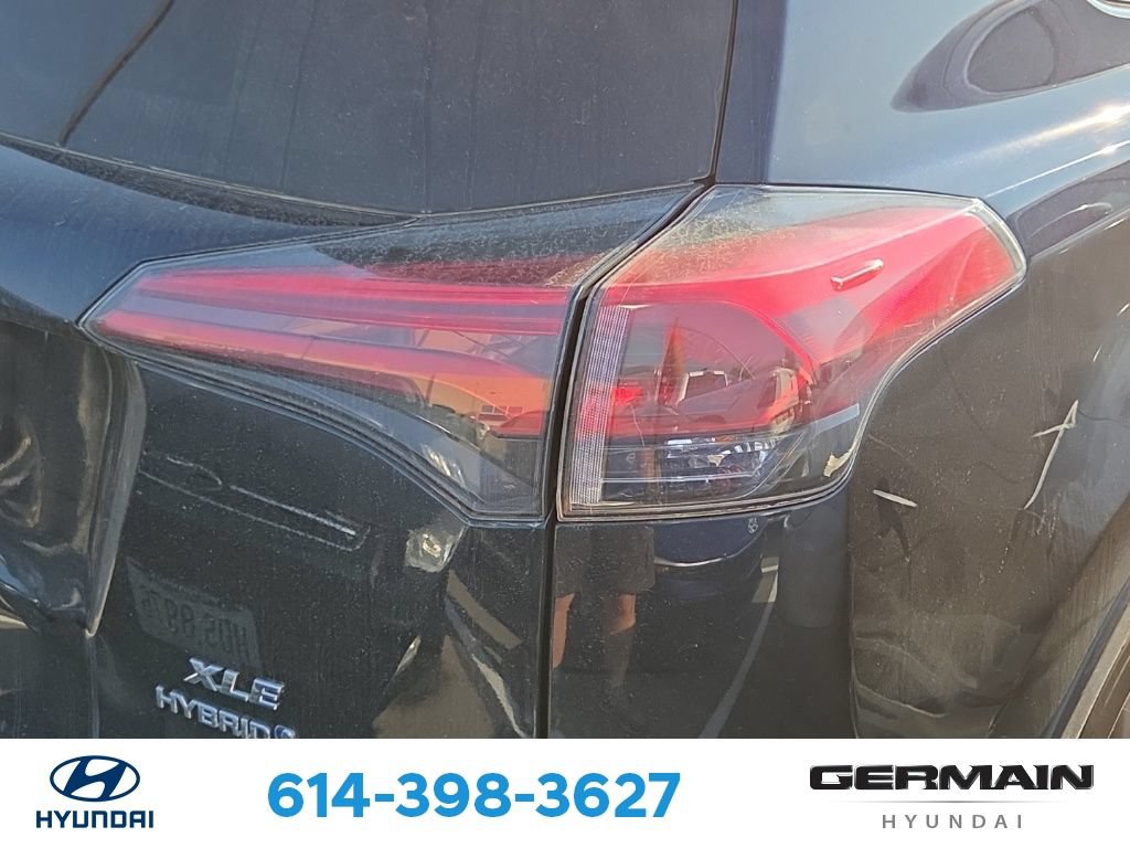 Used 2018 Toyota RAV4 XLE w/ Convenience Package AWD/4WD image 10