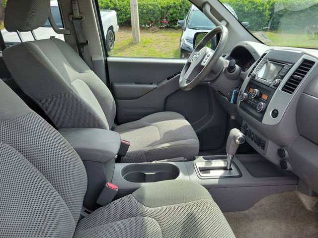 Used 2016 Nissan Frontier SV w/ SV Value Truck Package AWD/4WD image 31