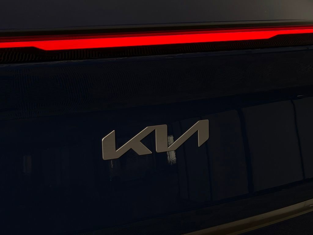 Used 2025 Kia EV6 Wind image 13