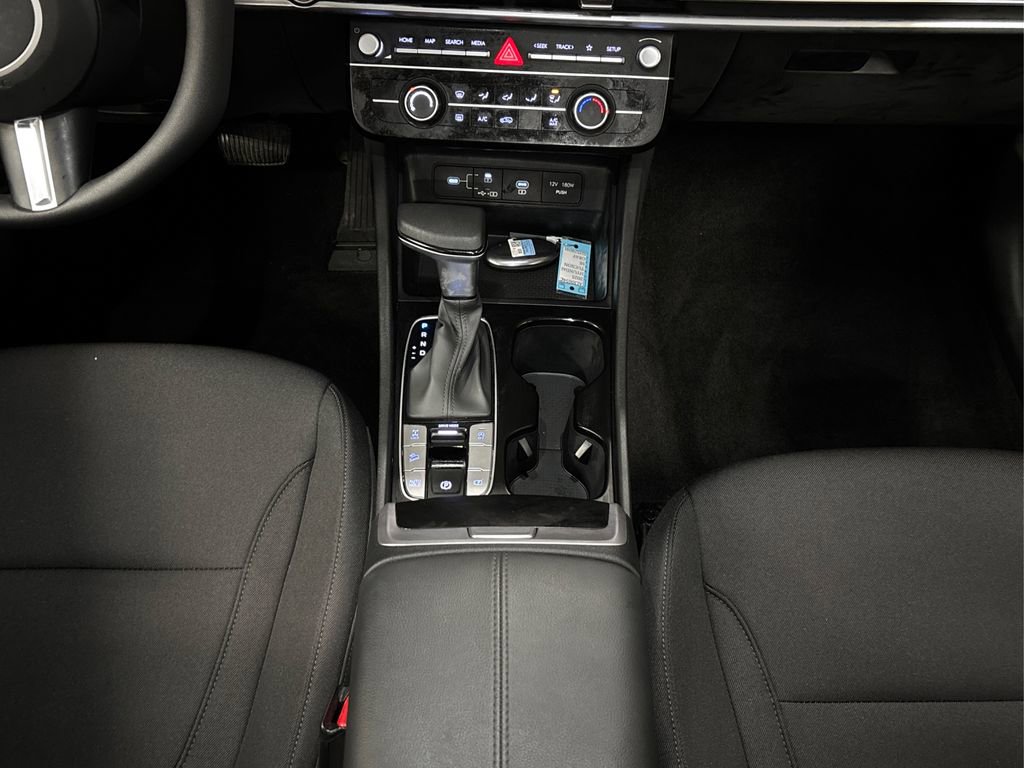 Certified 2025 Hyundai Tucson SE image 18