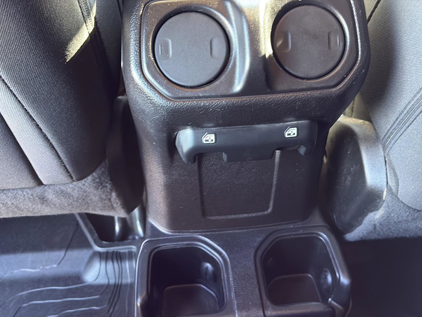 Used 2020 Jeep Gladiator Sport w/ Quick Order Package 24S image 17