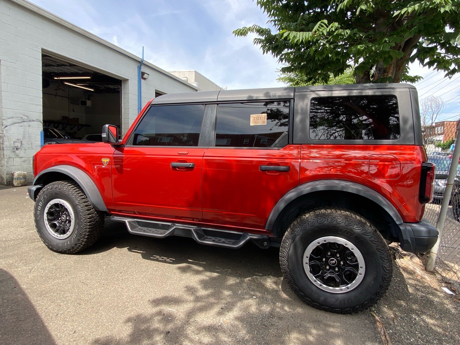 Used 2023 Ford Bronco Badlands w/ Sasquatch Package AWD/4WD image 2