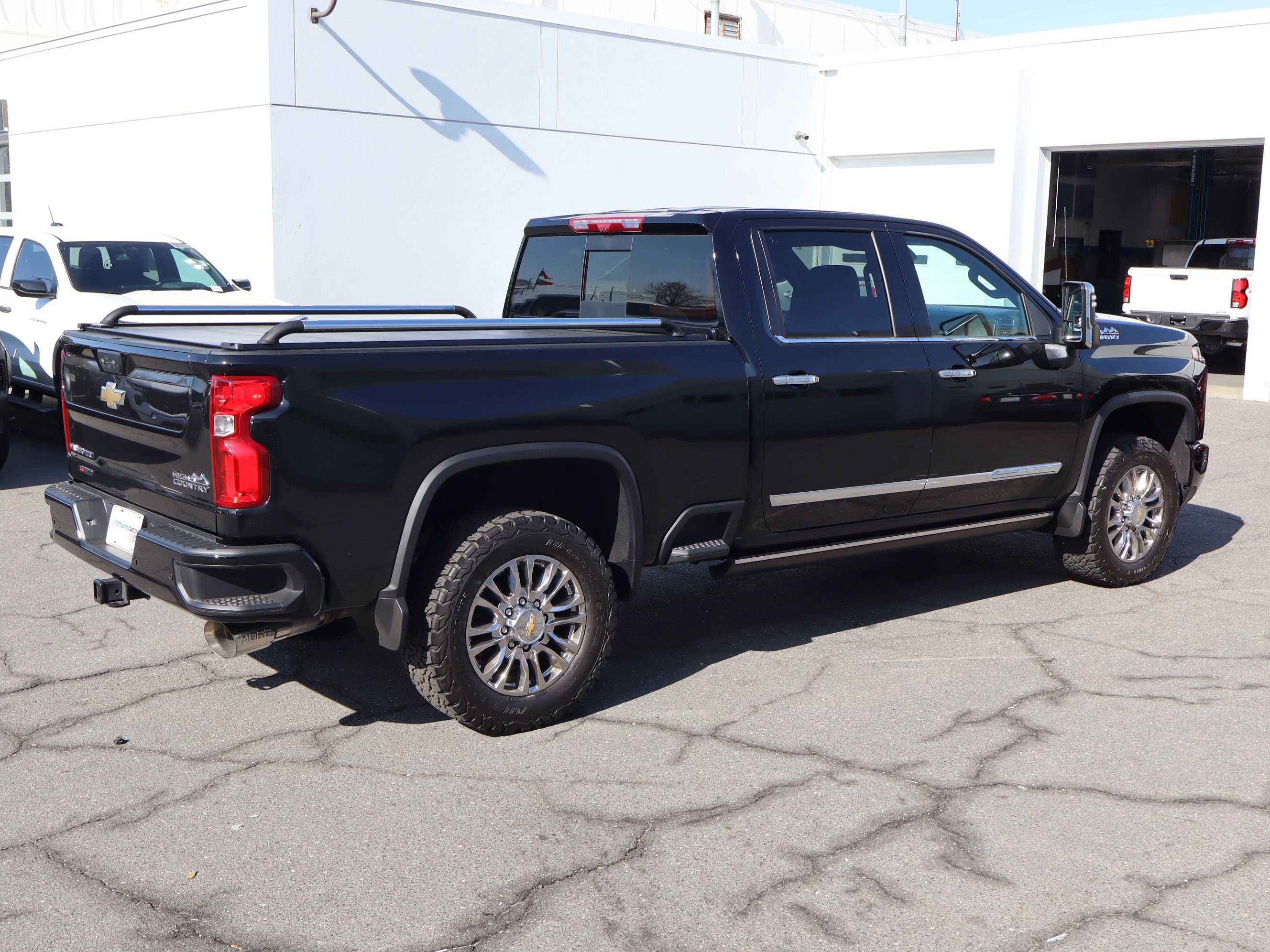 Used 2024 Chevrolet Silverado 2500 High Country w/ High Country Premium Package image 11