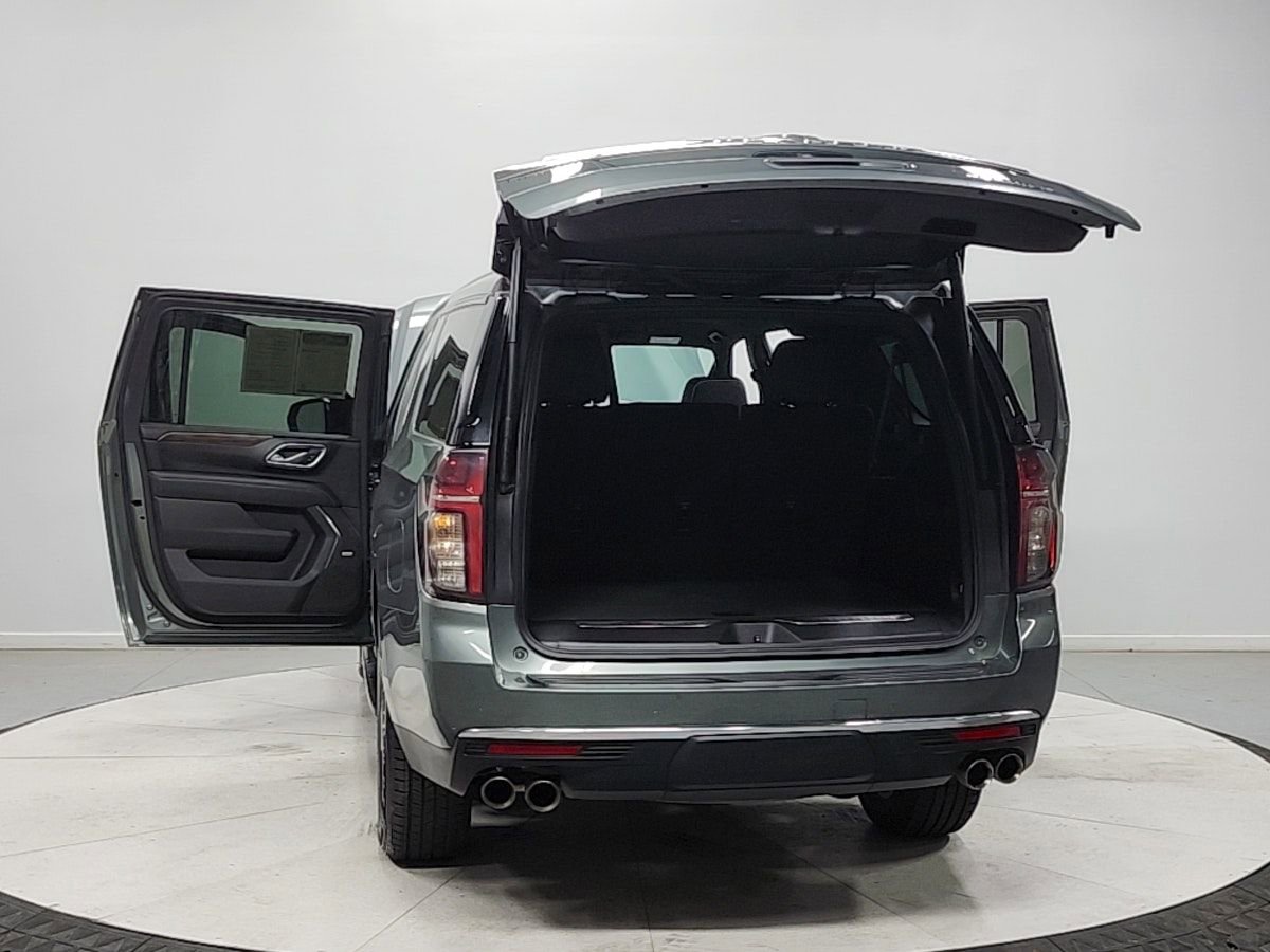 Used 2023 Chevrolet Suburban Premier AWD/4WD image 14