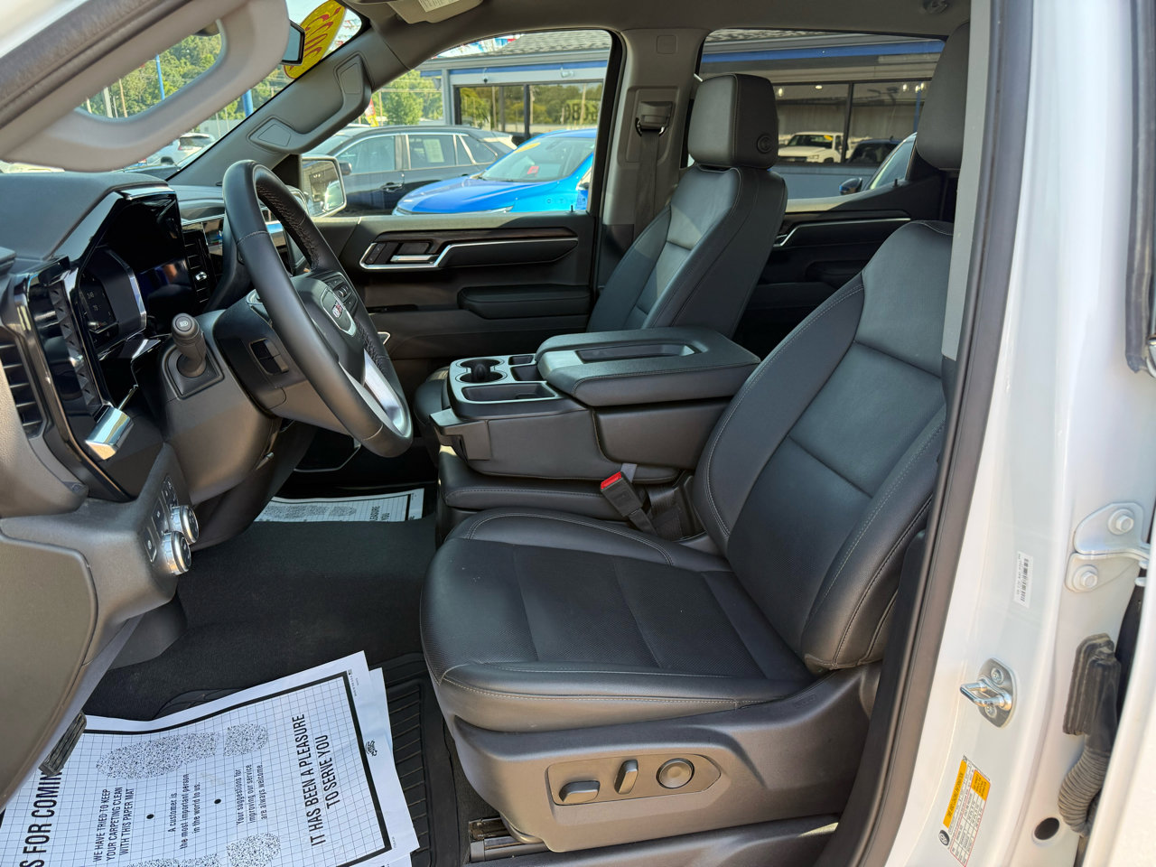 Used 2025 GMC Sierra 1500 SLT image 9