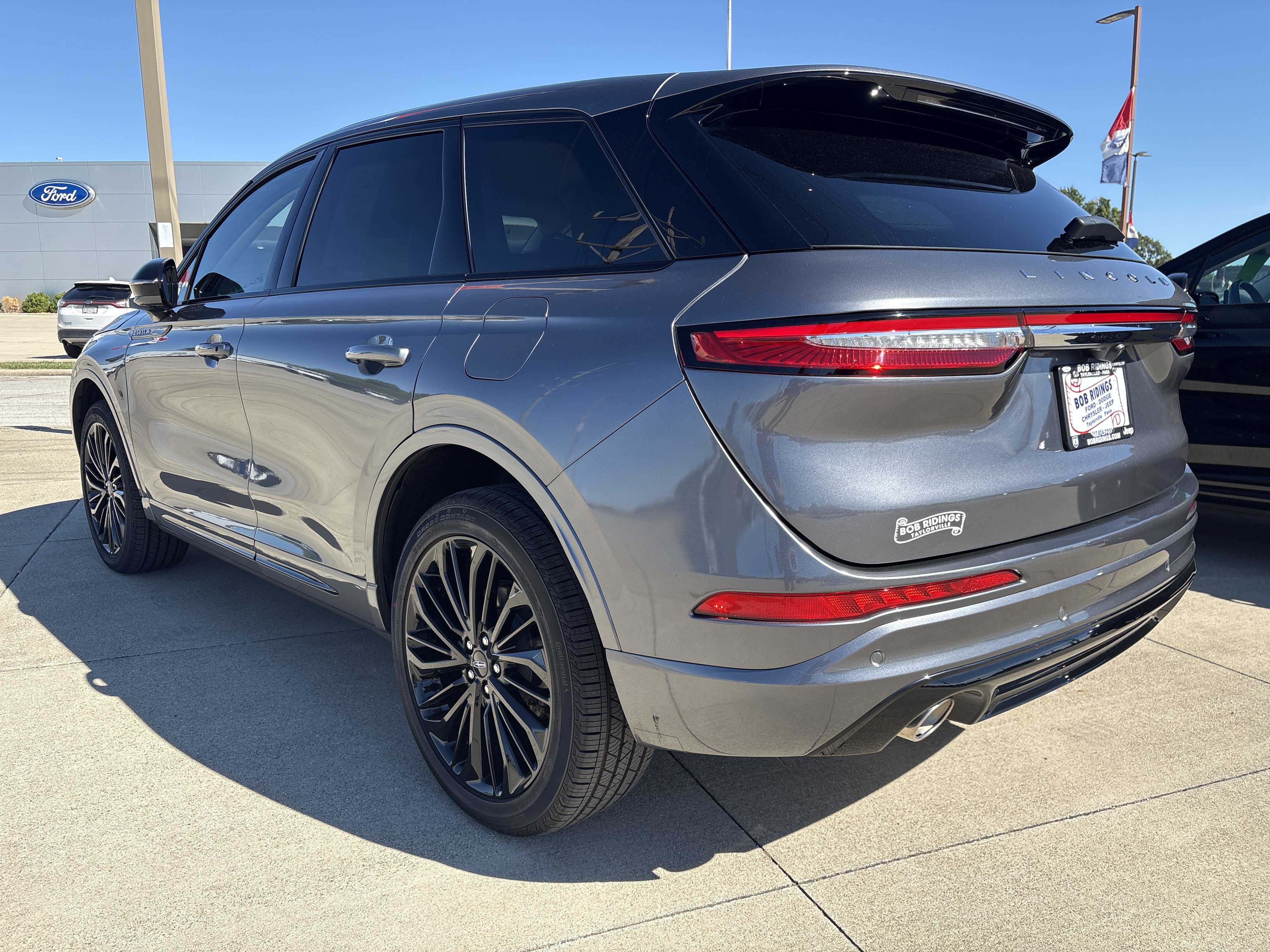 Used 2024 Lincoln Corsair AWD w/ Equipment Group 101A image 4