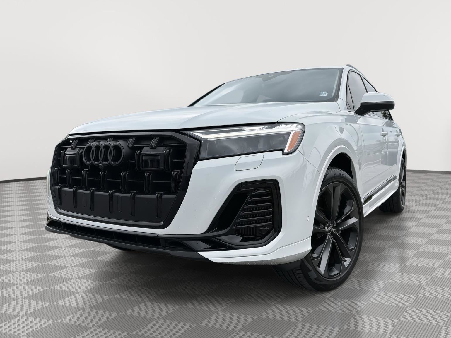 Certified 2025 Audi Q7 3.0T Premium Plus AWD/4WD image 8