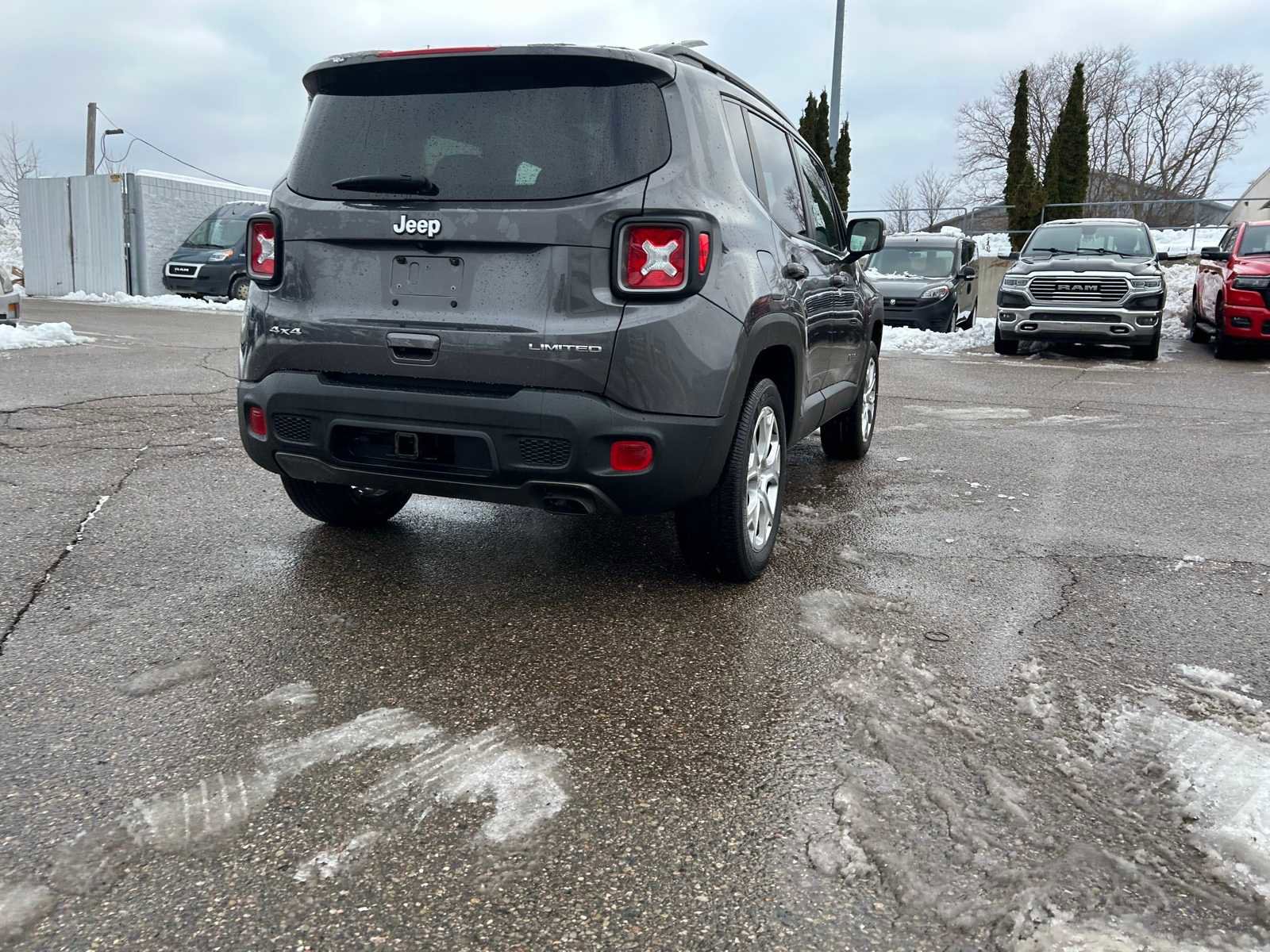 Used 2019 Jeep Renegade Limited w/ Trailer Tow Group image 15