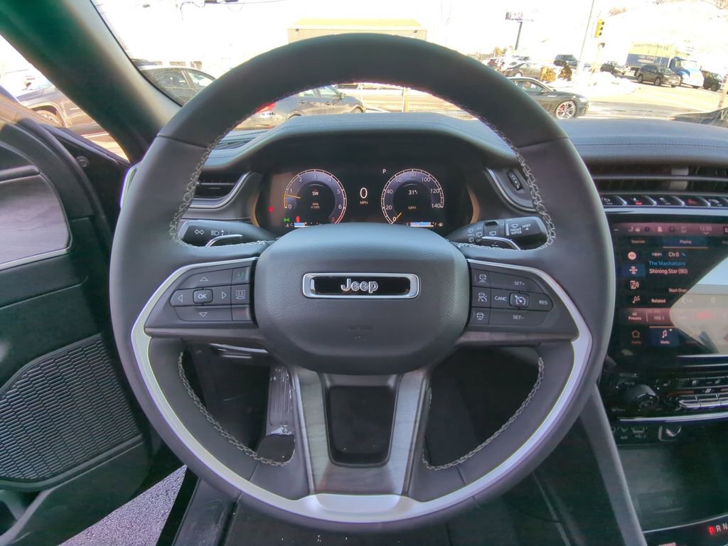 Used 2024 Jeep Grand Cherokee L Limited w/ Luxury Tech Group II image 23